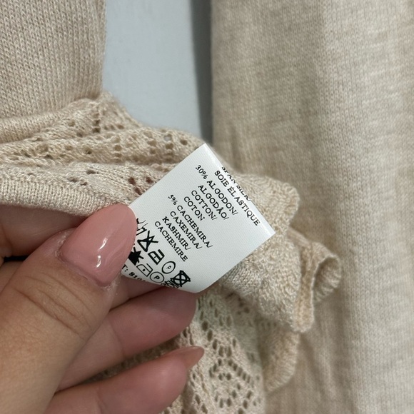 CAROLINA HERRERA Cashmere/Silk Long Sleeve Cardigan Size Large -Missing 1 button - Picture 5 of 6